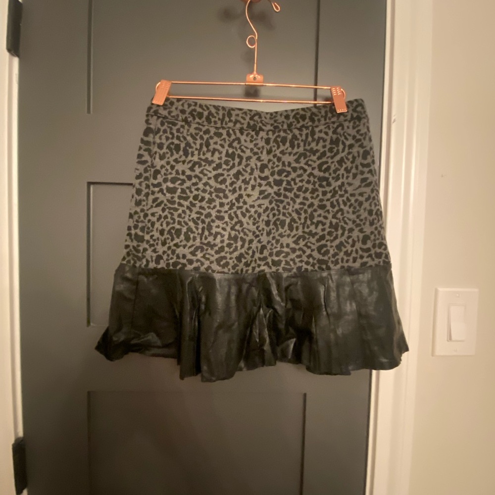 Cheetah print skirt with leather